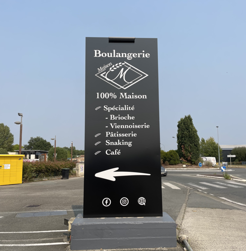 totem publicitaire pour commerce à La Teste